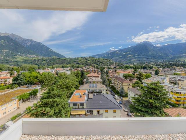 Appartamento in vendita di 170 m² in Via Monte Tessa