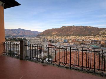 Appartamento in vendita di 170 m² in Via Monterotondo, 7