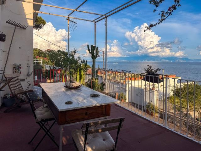 Appartamento in vendita di 170 m² in Via Marechiaro