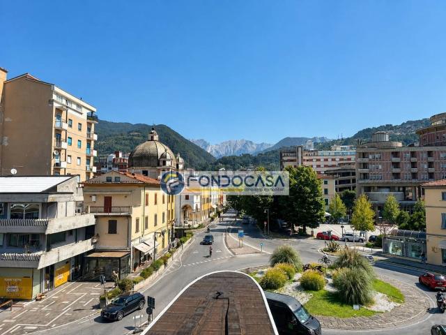 Appartamento in vendita di 170 m² in Via Marina Vecchia