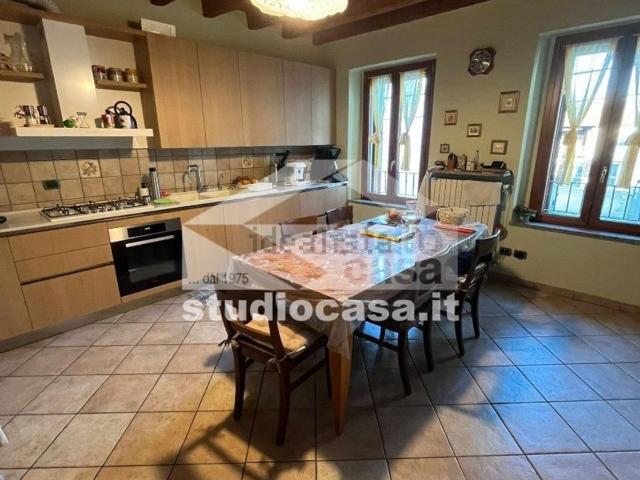 Appartamento in vendita di 170 m² in Via Solferino