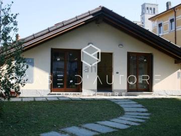 Appartamento in vendita di 170 m² in Via San Francesco D&apos Assisi, 22