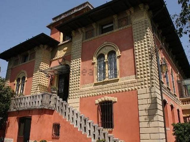 Appartamento in vendita di 170 m² in Via San Leonardo, 5