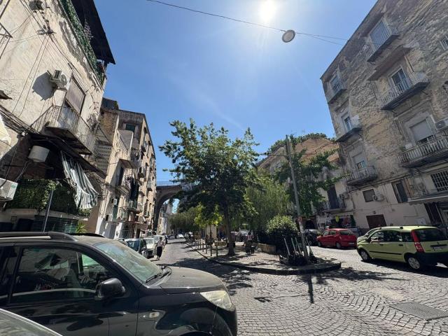Appartamento in vendita di 170 m² in Via Sanità, 116