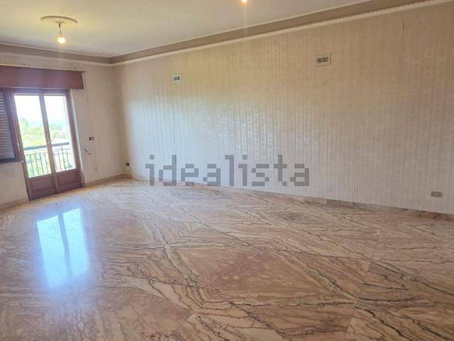 Appartamento in vendita di 170 m² in Via Saracinello