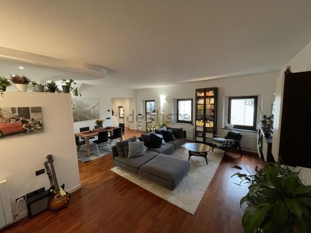 Appartamento in vendita di 170 m² in Via Superiore