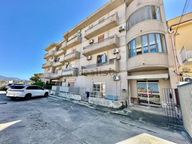 Appartamento in vendita di 170 m² in Via Portella della Ginestra, 9