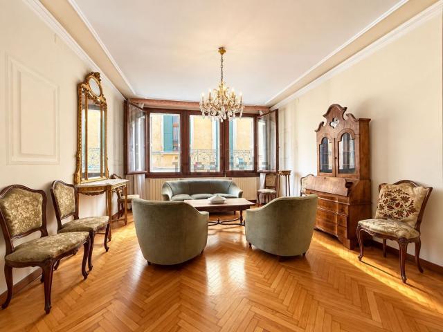 Appartamento in vendita di 170 m² in Via Patriarcato, 10