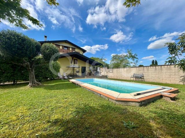 Appartamento in vendita di 170 m² in Via Papa Giovanni XXIII, 2