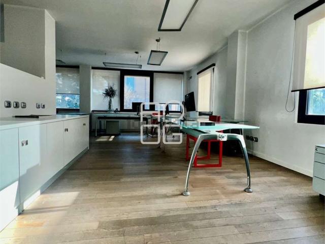 Appartamento in vendita di 170 m² in Via Pasubio