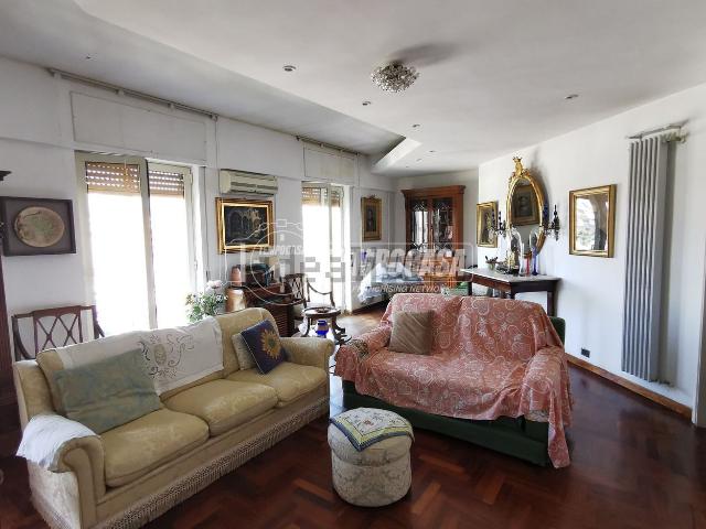 Appartamento in vendita di 170 m² in Via Pietro Castellino, 88