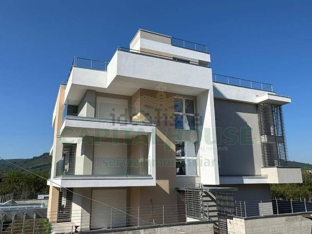 Appartamento in vendita di 170 m² in Via Roma