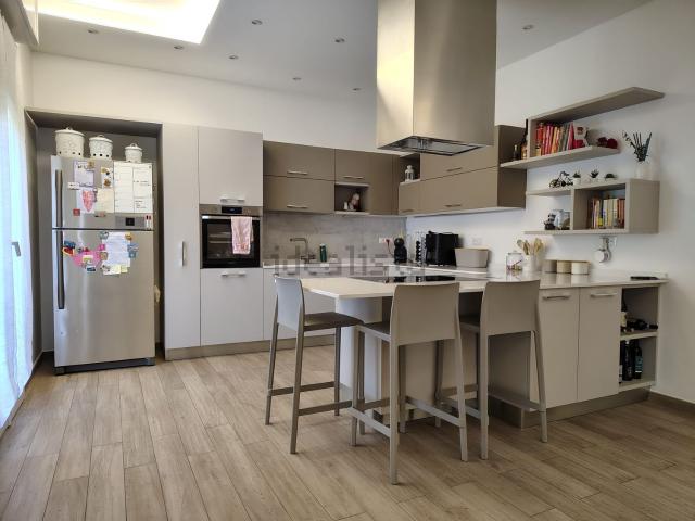 Appartamento in vendita di 170 m² in Via Radici in Piano, 277