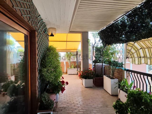 Appartamento in vendita di 170 m² in Via Teano, 35