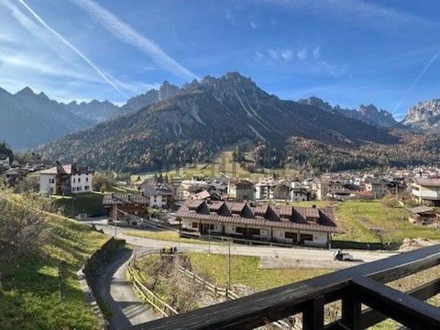 Appartamento in vendita di 170 m² in Via Tiviei, 32