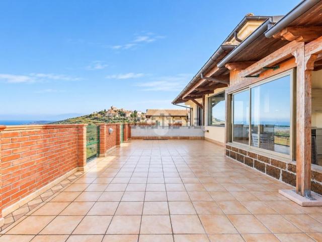 Appartamento in vendita di 170 m² in Via V. Cerulli, 14