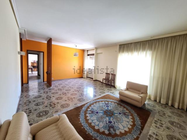 Appartamento in vendita di 170 m² in Via Vitaliano Brancati