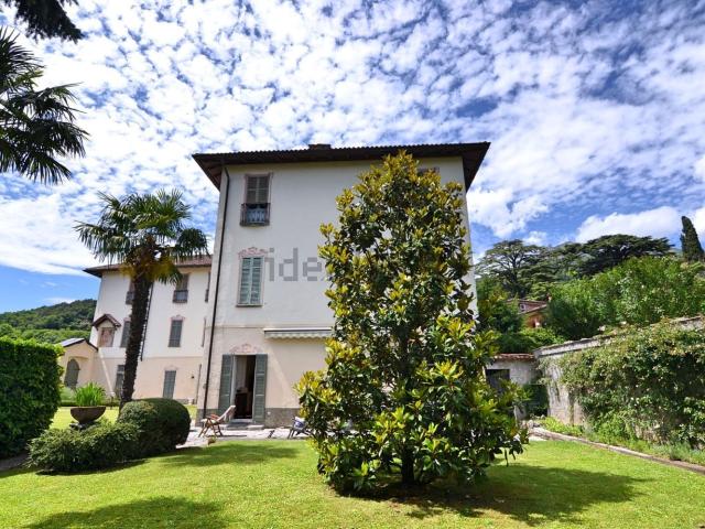 Appartamento in vendita di 170 m² in Via vigoni