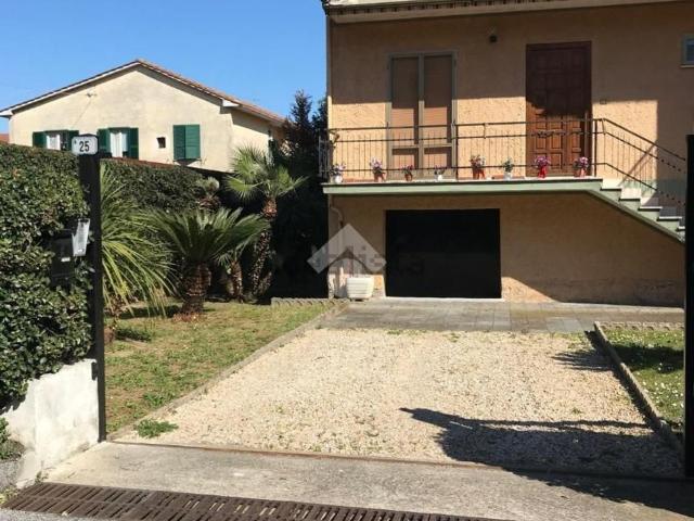 Appartamento in vendita di 170 m² in Via Vincenzo Bellini, 25