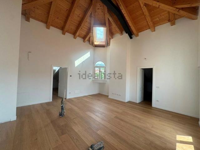 Appartamento in vendita di 170 m² in Viale Venti Settembre, 27