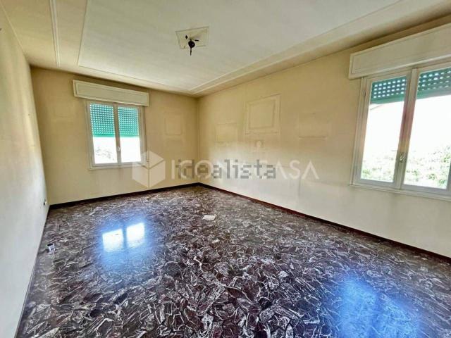 Appartamento in vendita di 170 m² in Viale Ciro Menotti, 57