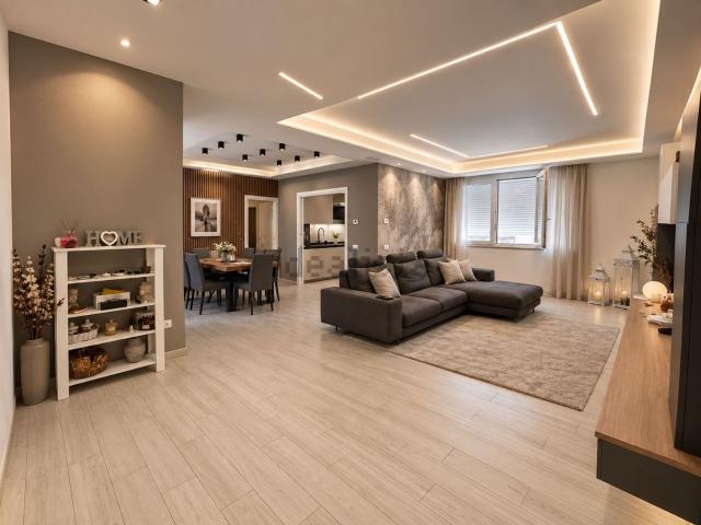 Appartamento in vendita di 170 m² in Viale Fiume, 96