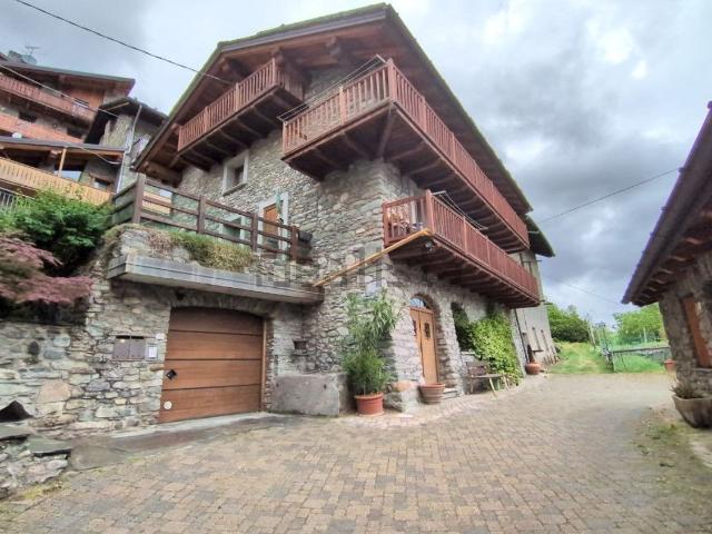 Appartamento in vendita di 170 m² in Frazione Grand Crè, 10