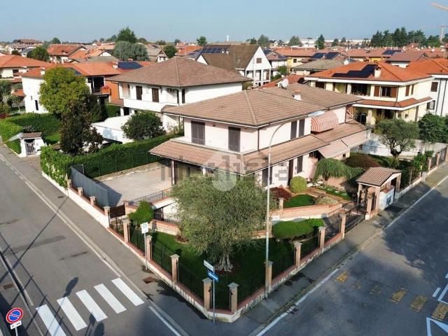 Appartamento in vendita di 171 m² in Via Antonio Gramsci, 16