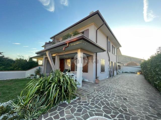 Appartamento in vendita di 171 m² in Via Ghisiolo, 21