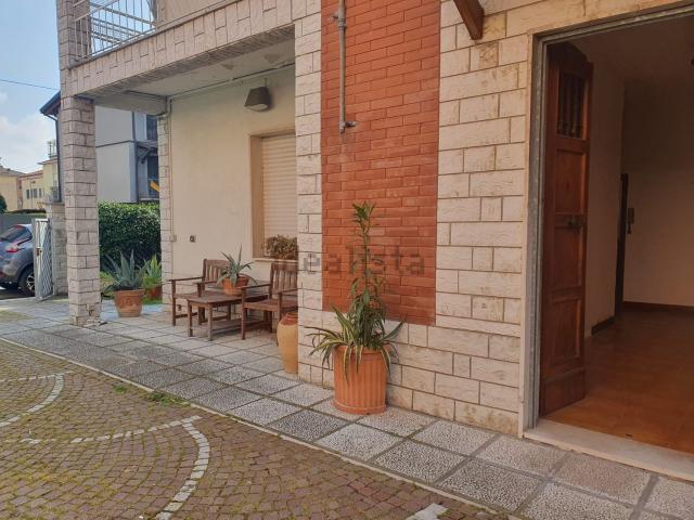 Appartamento in vendita di 171 m² in Via Giuseppe Gibellini