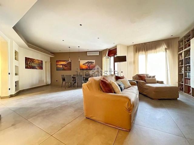 Appartamento in vendita di 177 m² in Via Gioacchino Rossini, 3