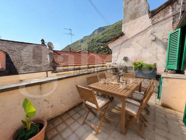 Appartamento in vendita di 171 m² in Via Giovanni Nicotera