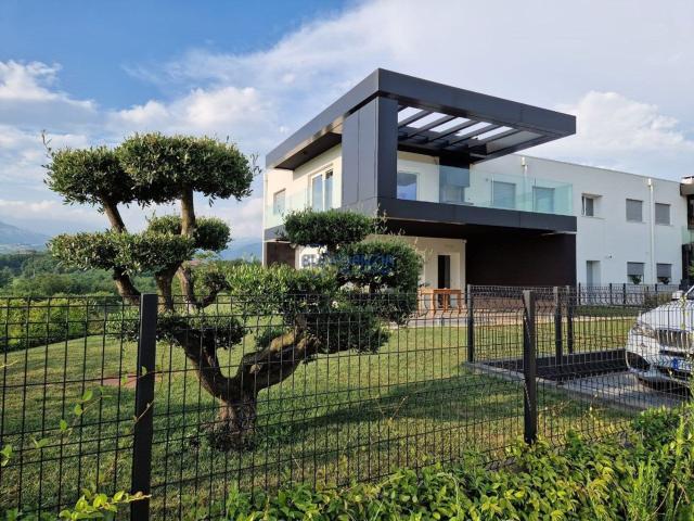Appartamento in vendita di 171 m² in Via Dante Alighieri, 5