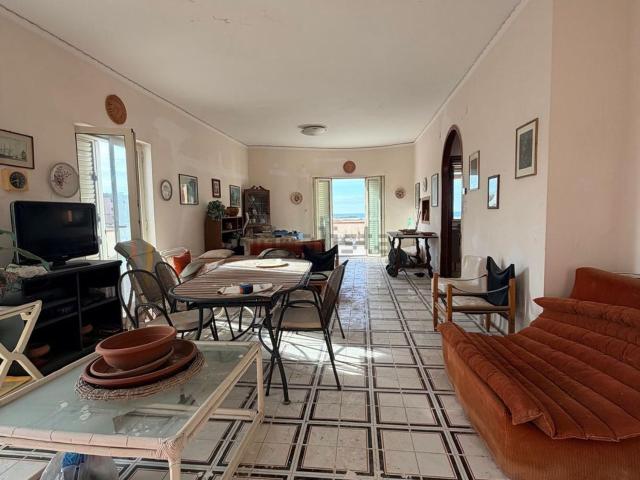Appartamento in vendita di 171 m² in Via Darsena Orientale, 7