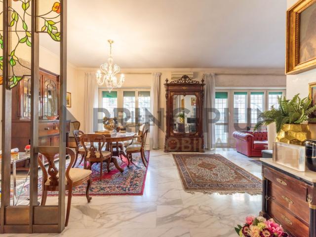 Appartamento in vendita di 171 m² in Via della Balduina