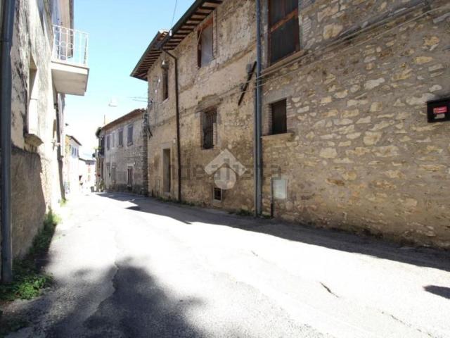 Appartamento in vendita di 171 m² in Via IV Novembre, 38