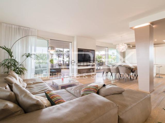 Appartamento in vendita di 171 m² in Via Monte Grappa, 3