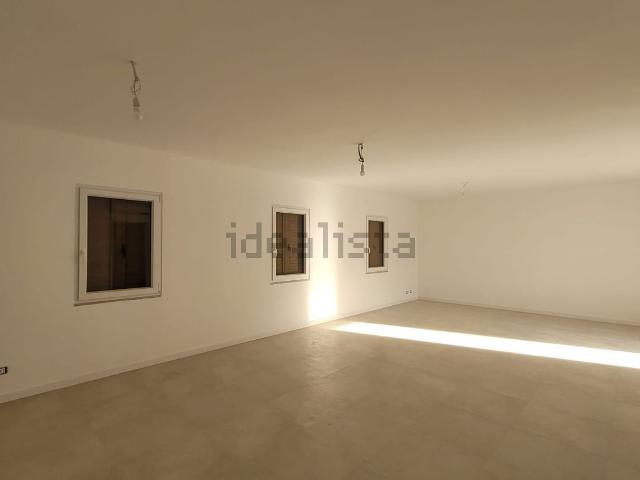 Appartamento in vendita di 171 m² in Via Selvuzzis