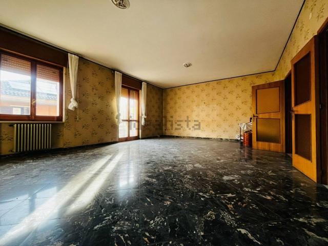 Appartamento in vendita di 171 m² in Via Silvio Mancini, 58