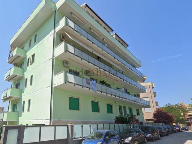 Appartamento in vendita di 171 m² in Via Rigopiano, 123