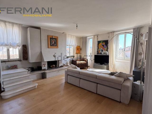 Appartamento in vendita di 171 m² in Via T.Betuzio Barro, 14