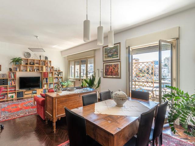 Appartamento in vendita di 171 m² in Via Tiziano