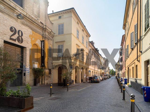 Appartamento in vendita di 171 m² in Borgo delle Colonne, 30
