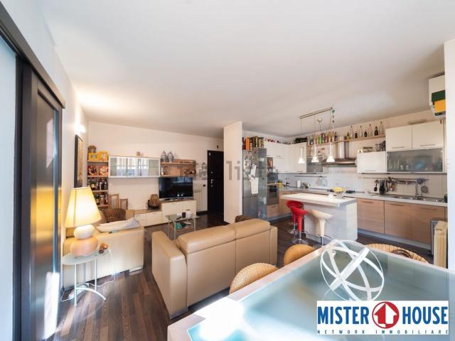 Appartamento in vendita di 172 m² in Via Aldo Moro, 6