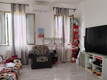 Appartamento in vendita di 172 m² in Via Bassa