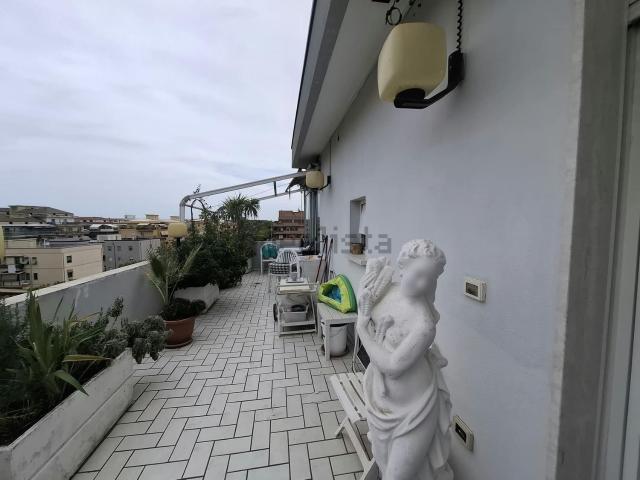 Appartamento in vendita di 172 m² in Via G. Mezzanotte