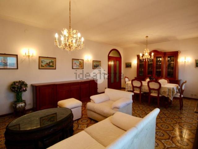 Appartamento in vendita di 172 m² in Via Giacomo Puccini, 23