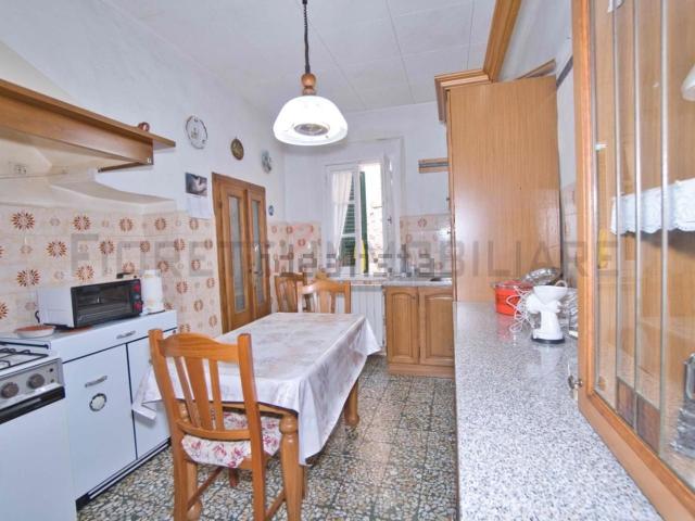 Appartamento in vendita di 172 m² in Via Ginevra