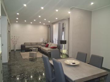 Appartamento in vendita di 172 m² in Via Dante Alighieri