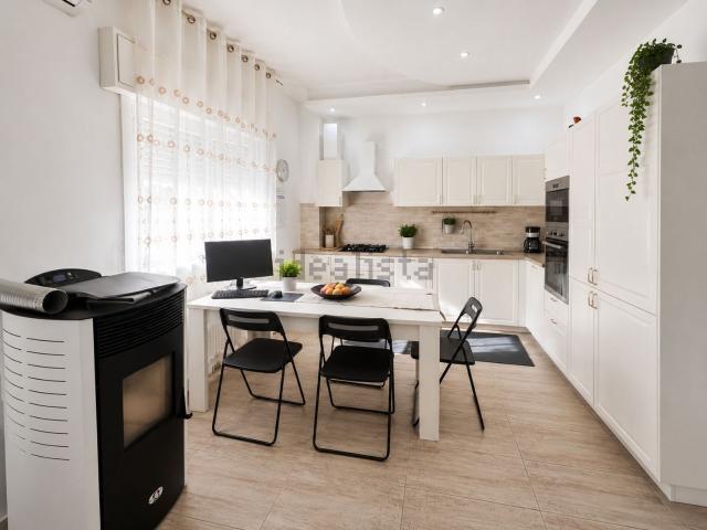 Appartamento in vendita di 172 m² in Via Fratelli Cairoli